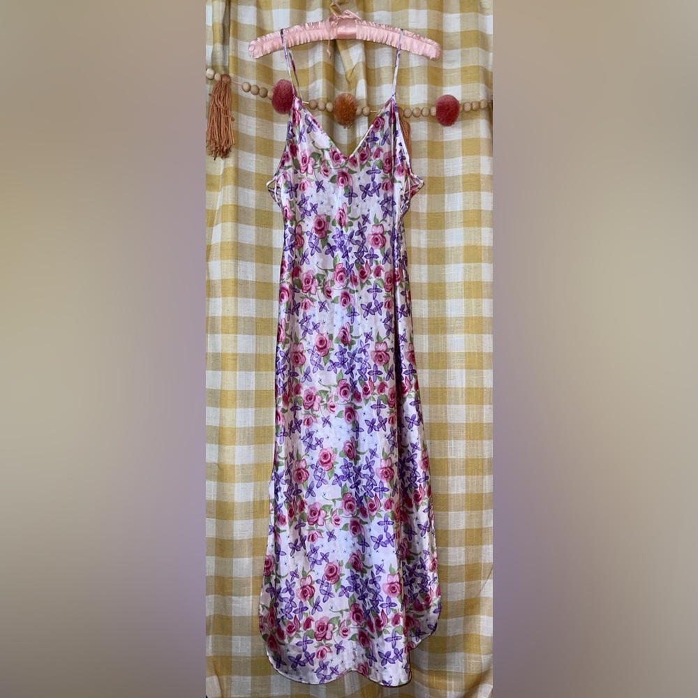 Large satin floral print maxi nightgown/slip EUC by Gilligan & O’Malley